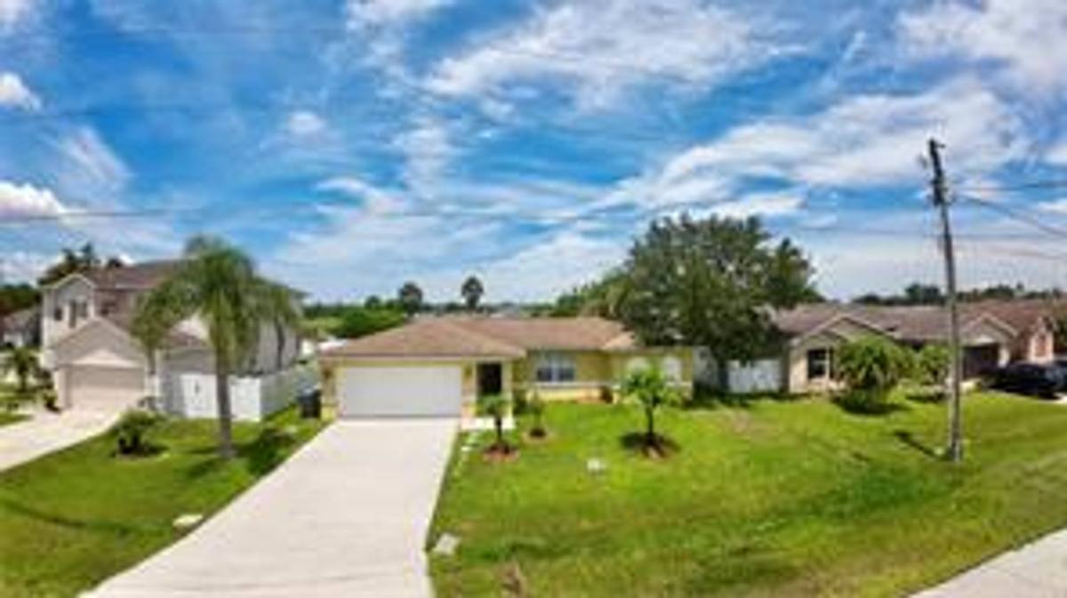 House for rent at 724 Versailles Lane, Kissimmee, FL 34759