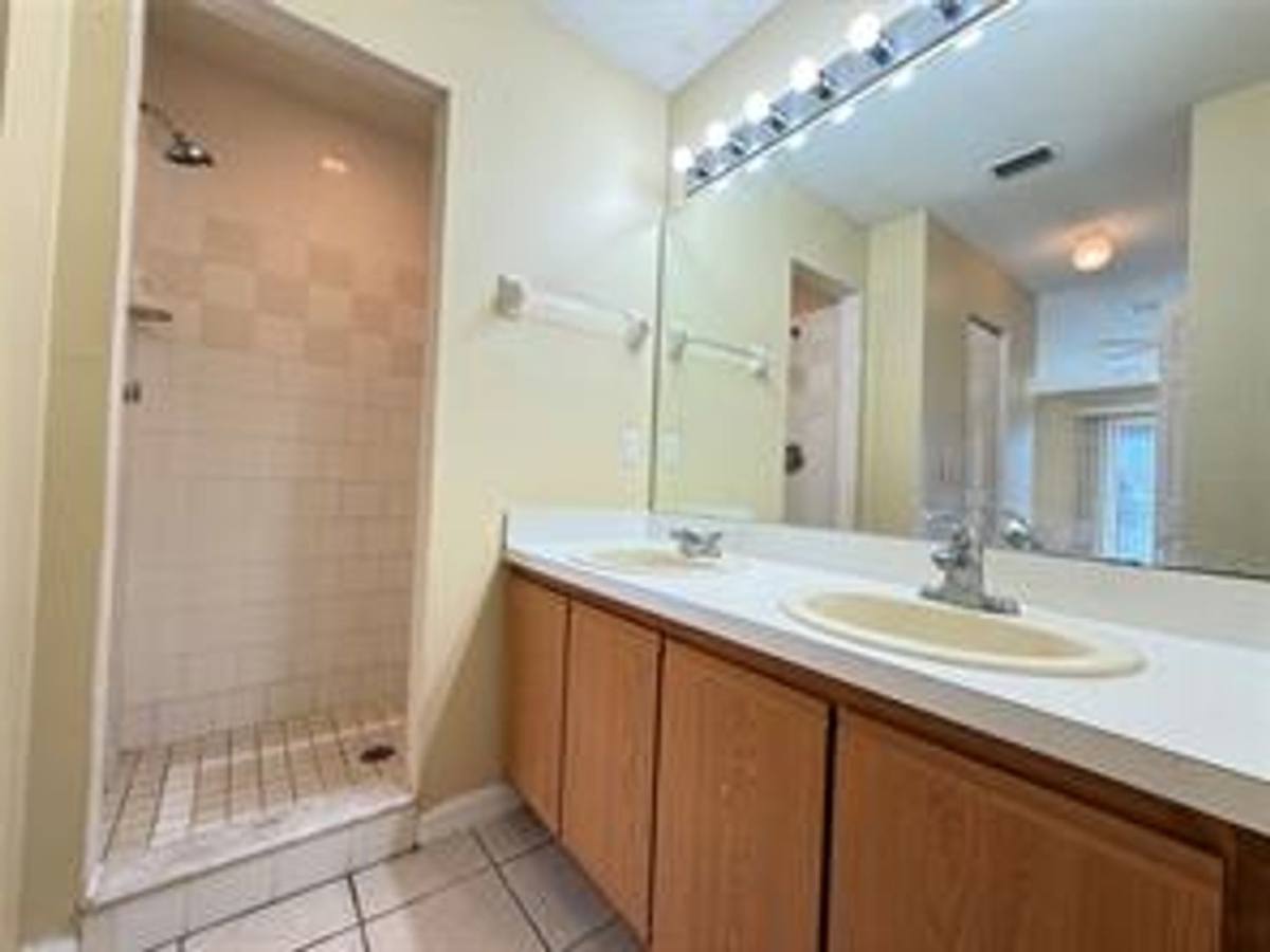 House for rent at 724 Versailles Lane, Kissimmee, FL 34759