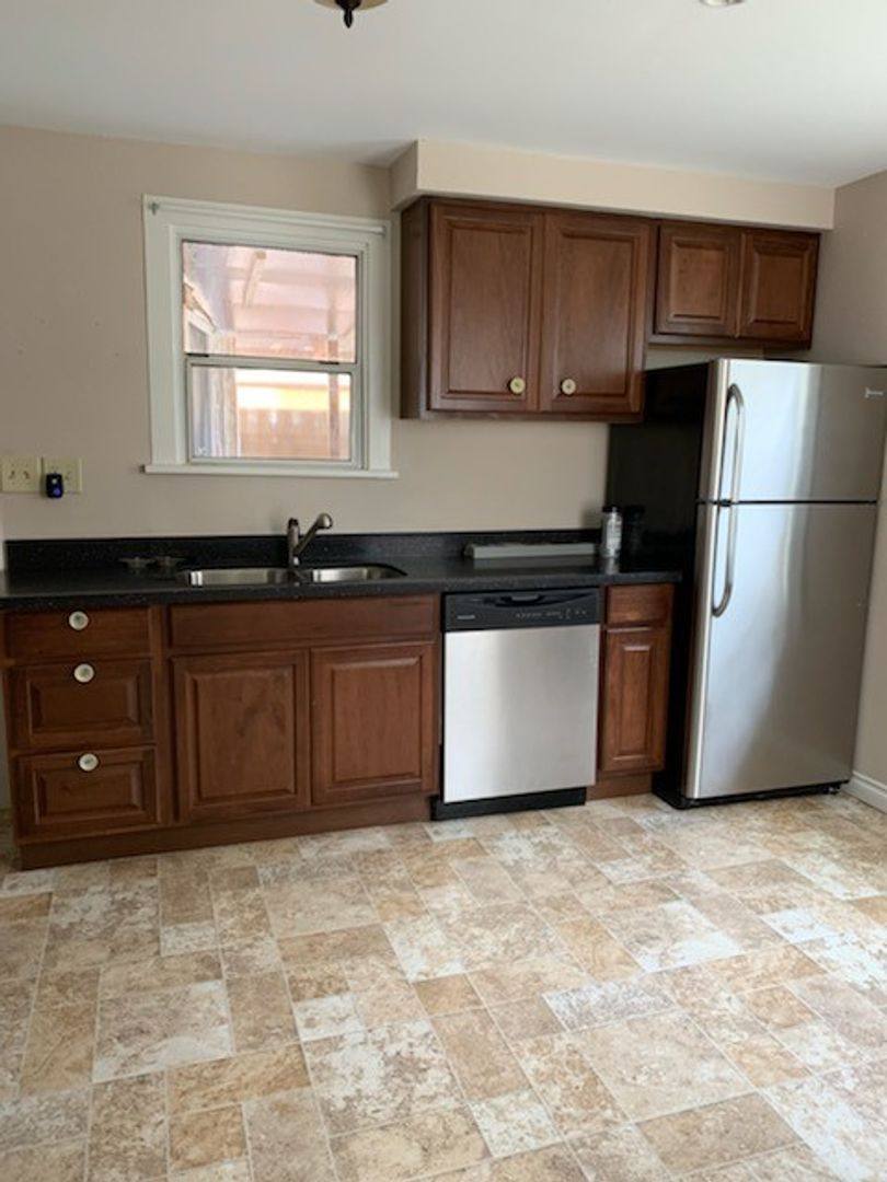 House for rent at 1729 8th St NE, Marysville, WA 98270
