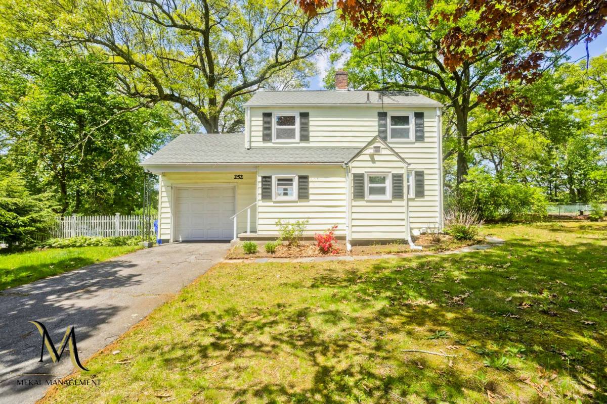 House for rent at 252 Arcadia Blvd, Springfield, MA 01118
