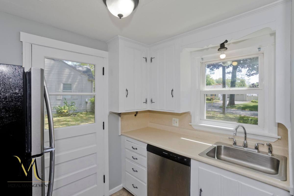 House for rent at 252 Arcadia Blvd, Springfield, MA 01118