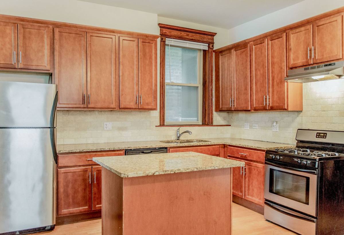 Apartment for rent at 849 W Wellington Ave, Chicago, IL 60657