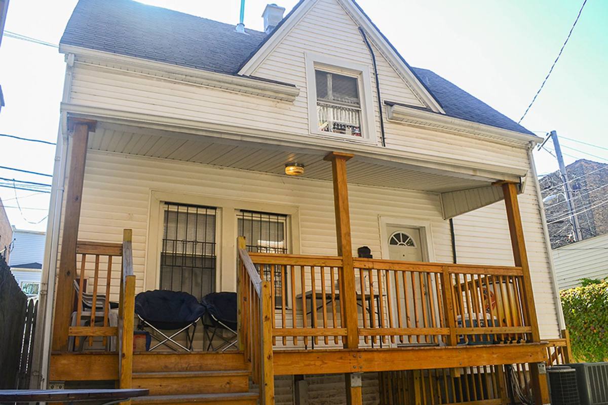 Apartment for rent at 849 W Wellington Ave, Chicago, IL 60657