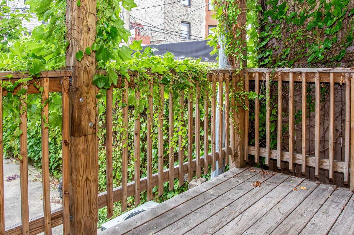 Apartment for rent at 849 W Wellington Ave, Chicago, IL 60657