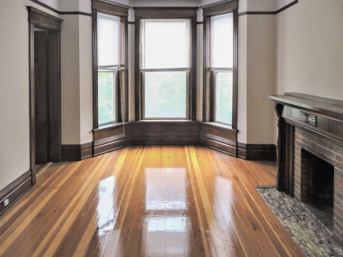 Apartment for rent at 849 W Wellington Ave, Chicago, IL 60657