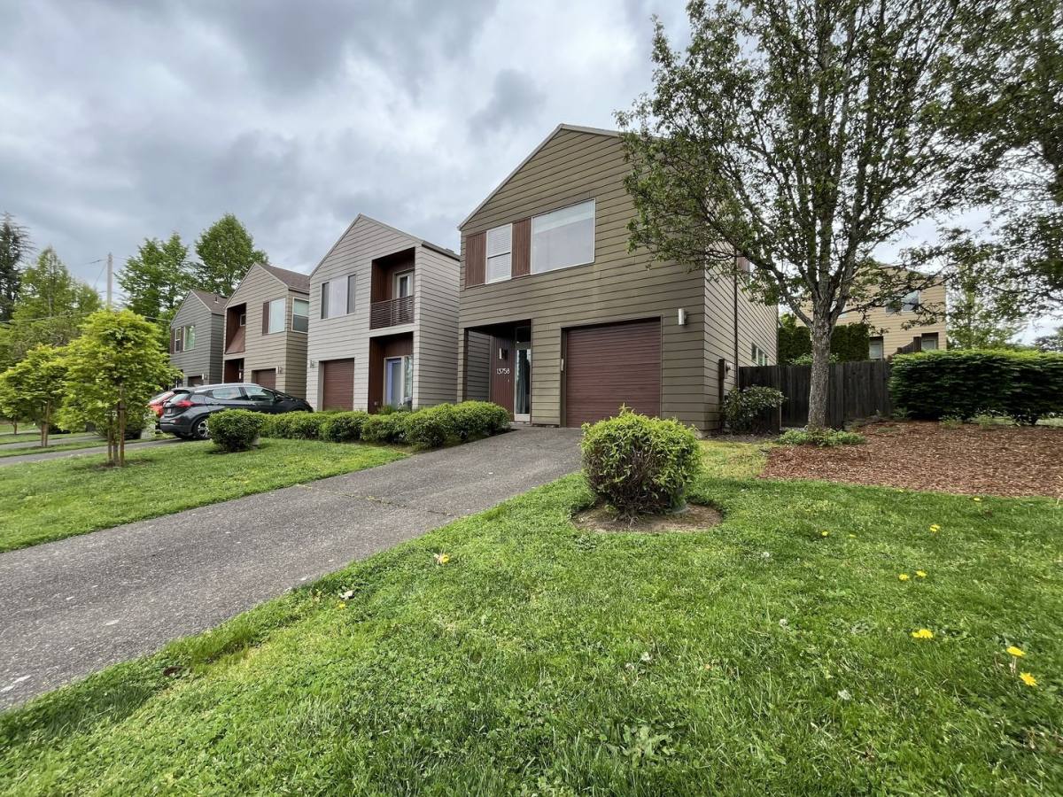 House for rent at 13758 SE Linden Lane, Portland, OR 97222