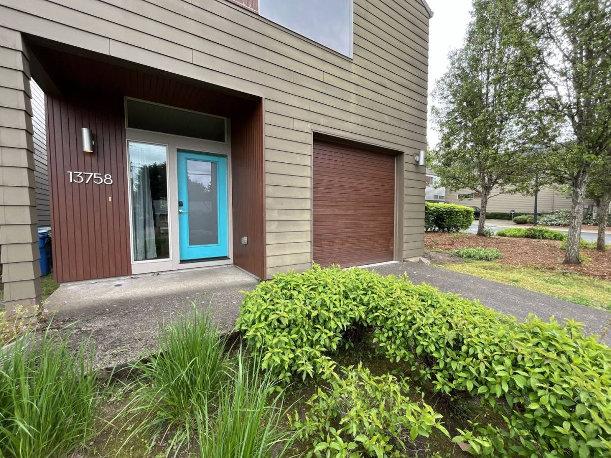 House for rent at 13758 SE Linden Lane, Portland, OR 97222