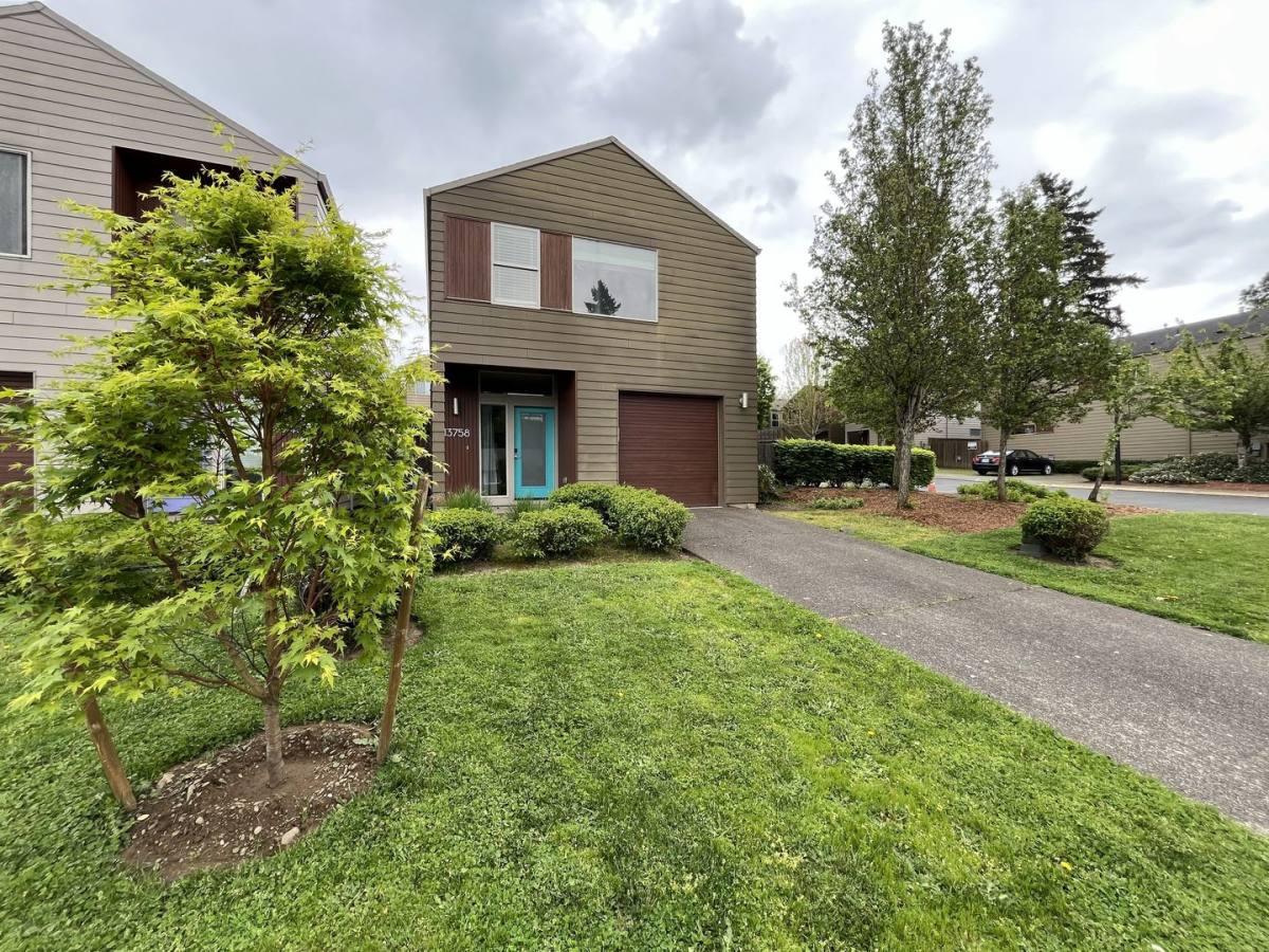 House for rent at 13758 SE Linden Lane, Portland, OR 97222