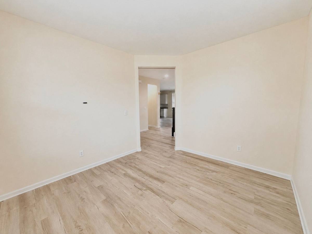 Apartment for rent at 1034 Autumn Crest Lane, Louisville, KY 40245