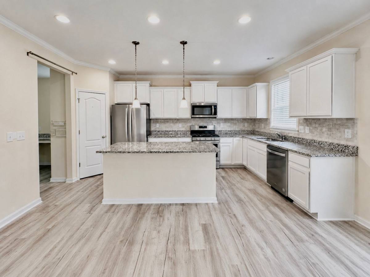 Apartment for rent at 1034 Autumn Crest Lane, Louisville, KY 40245