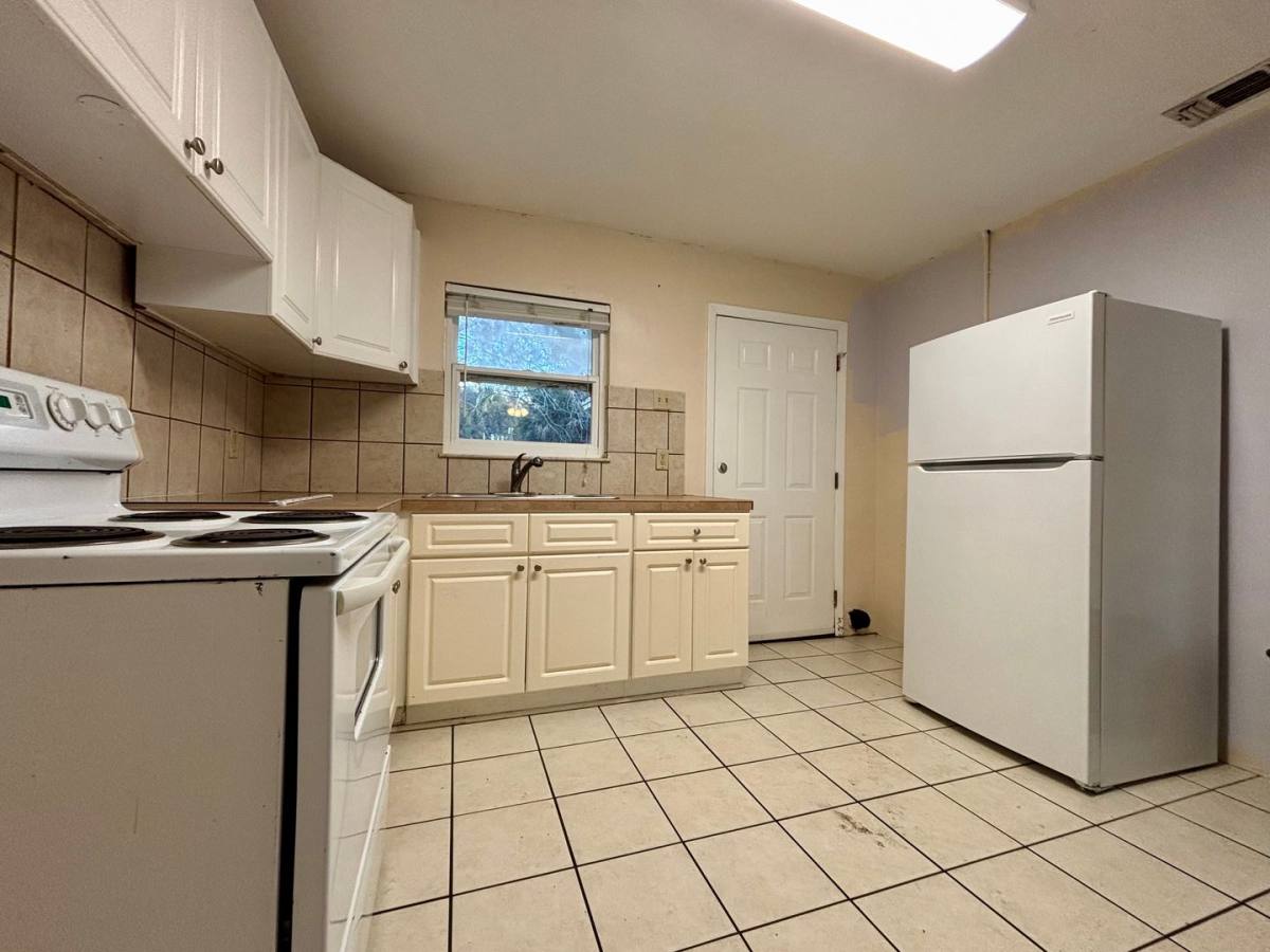 Apartment for rent at 415 Romana, Pensacola, FL 32502