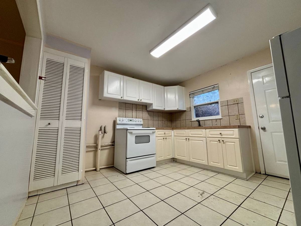Apartment for rent at 415 Romana, Pensacola, FL 32502