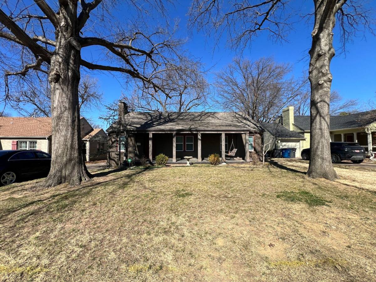 House for rent at 2533 E 19th St, Broken Arrow, OK 74014