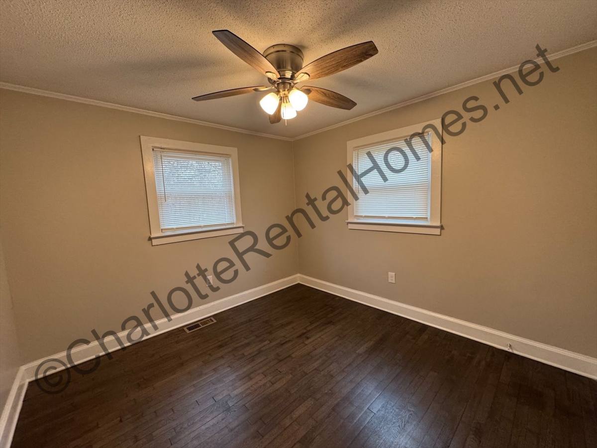 House for rent at 901 N Weldon St, Gastonia, NC 28052