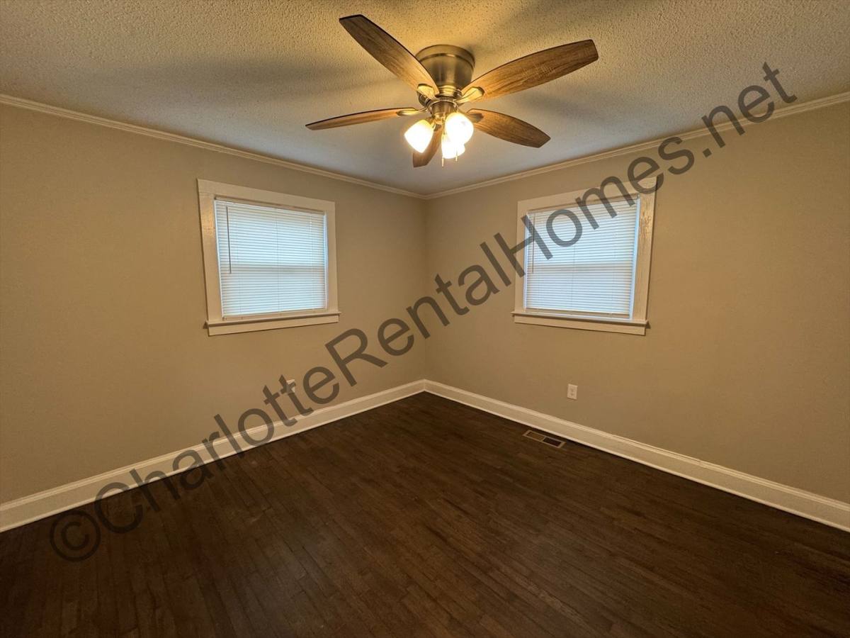 House for rent at 901 N Weldon St, Gastonia, NC 28052