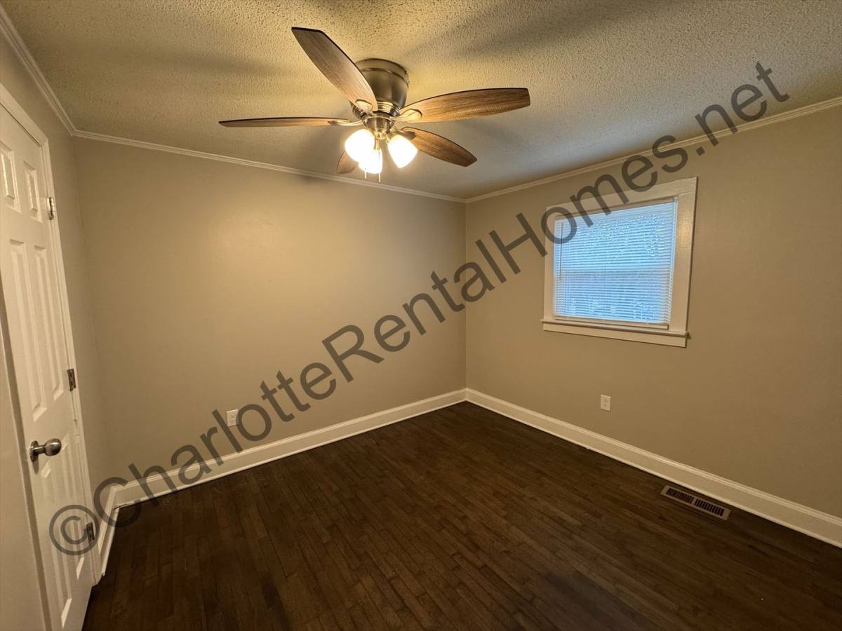 House for rent at 901 N Weldon St, Gastonia, NC 28052