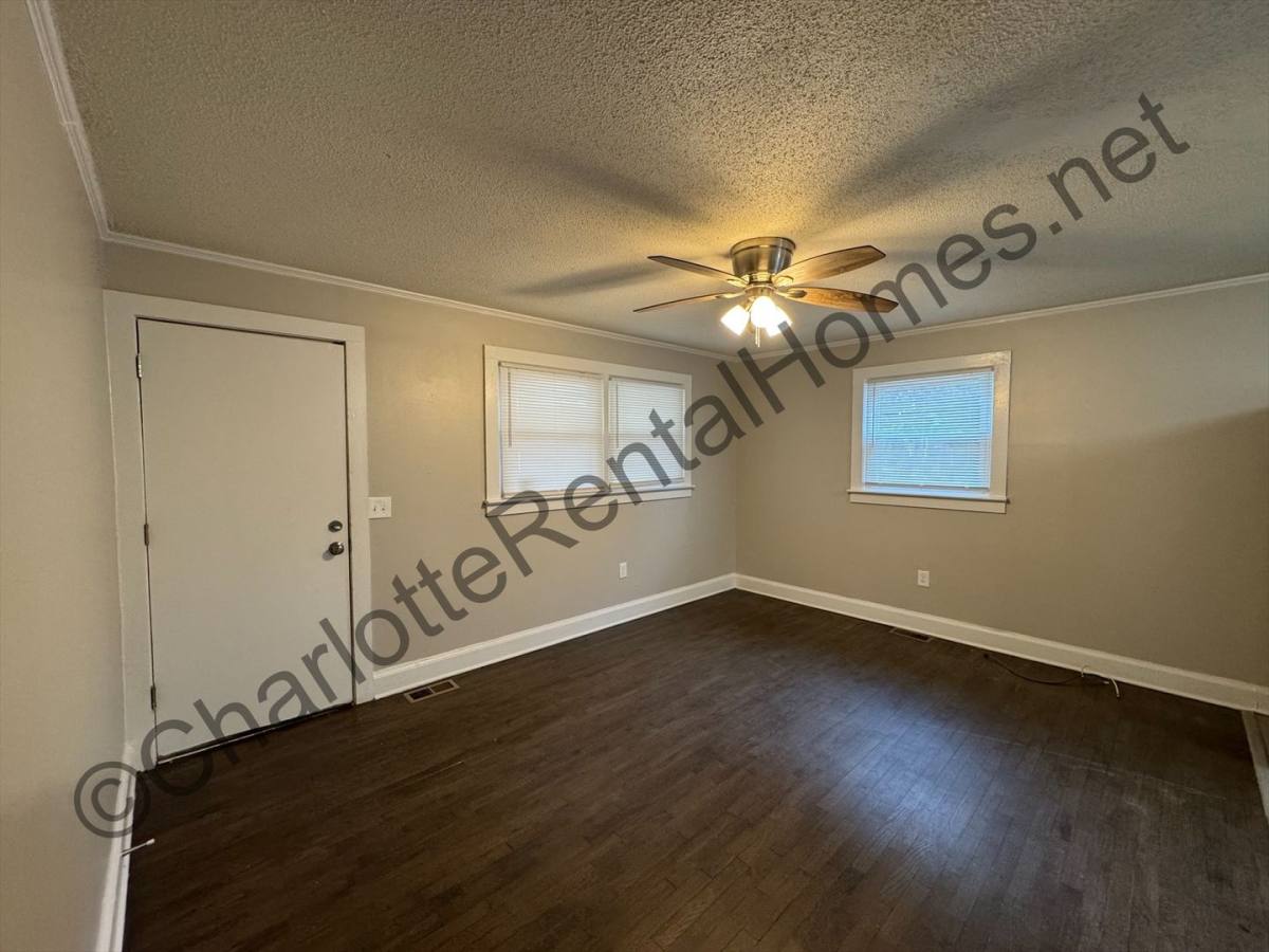 House for rent at 901 N Weldon St, Gastonia, NC 28052