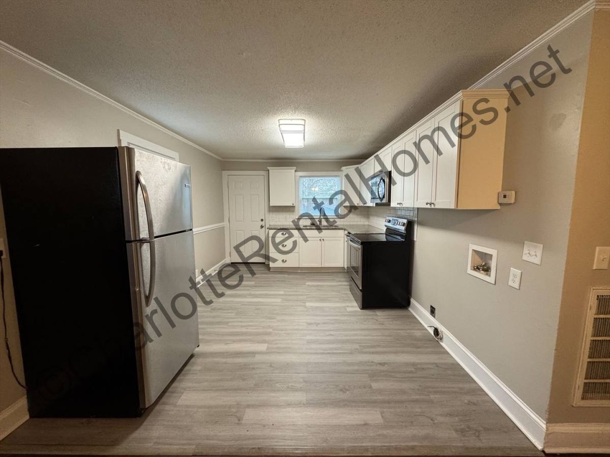 House for rent at 901 N Weldon St, Gastonia, NC 28052