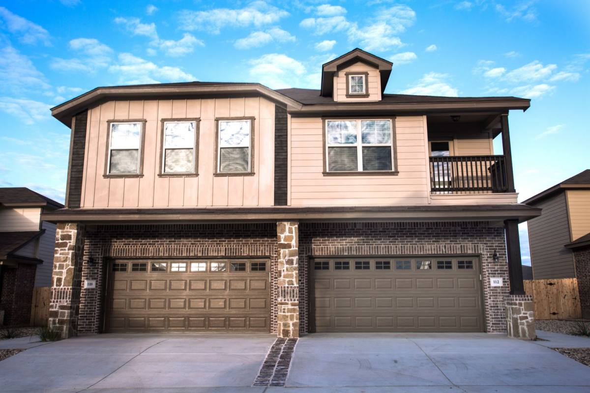 Townhouse for rent at 112 Lakeview Court, Kyle, TX 78640