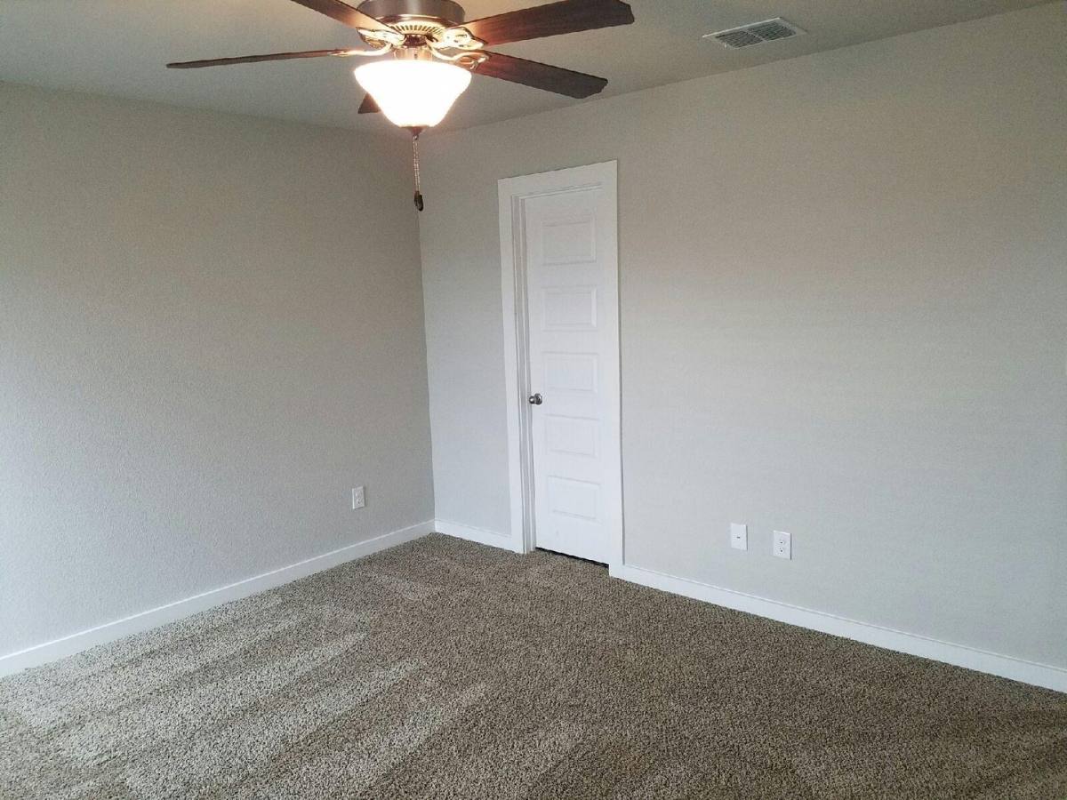 Townhouse for rent at 166 Lakeview Court, Kyle, TX 78640