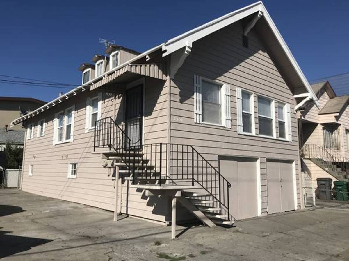 Apartment for rent at 3300 Farnam St, Oakland, CA 94601