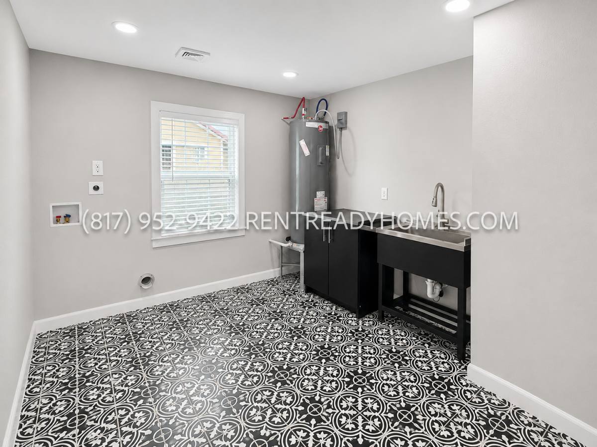 House for rent at 6301 Iron Rock Ave, Houston, TX 77087