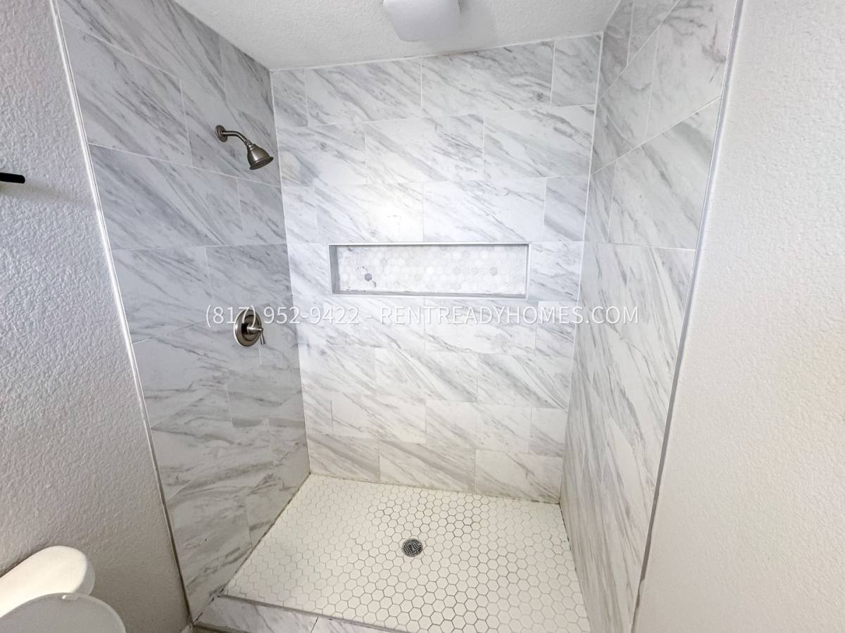 House for rent at 3022 Larry Dr, Dallas, TX 75228
