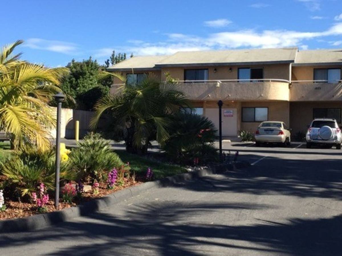 Apartment for rent at 1075 N Vulcan Ave, Encinitas, CA 92024