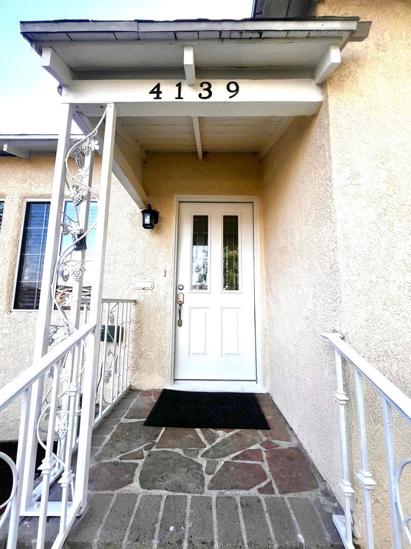 House for rent at 4139 Keever Ave, Long Beach, CA 90807