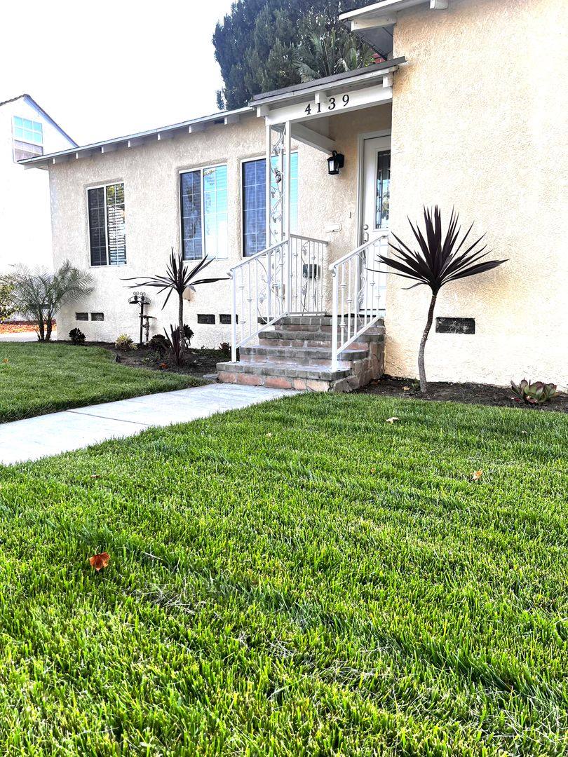 House for rent at 4139 Keever Ave, Long Beach, CA 90807