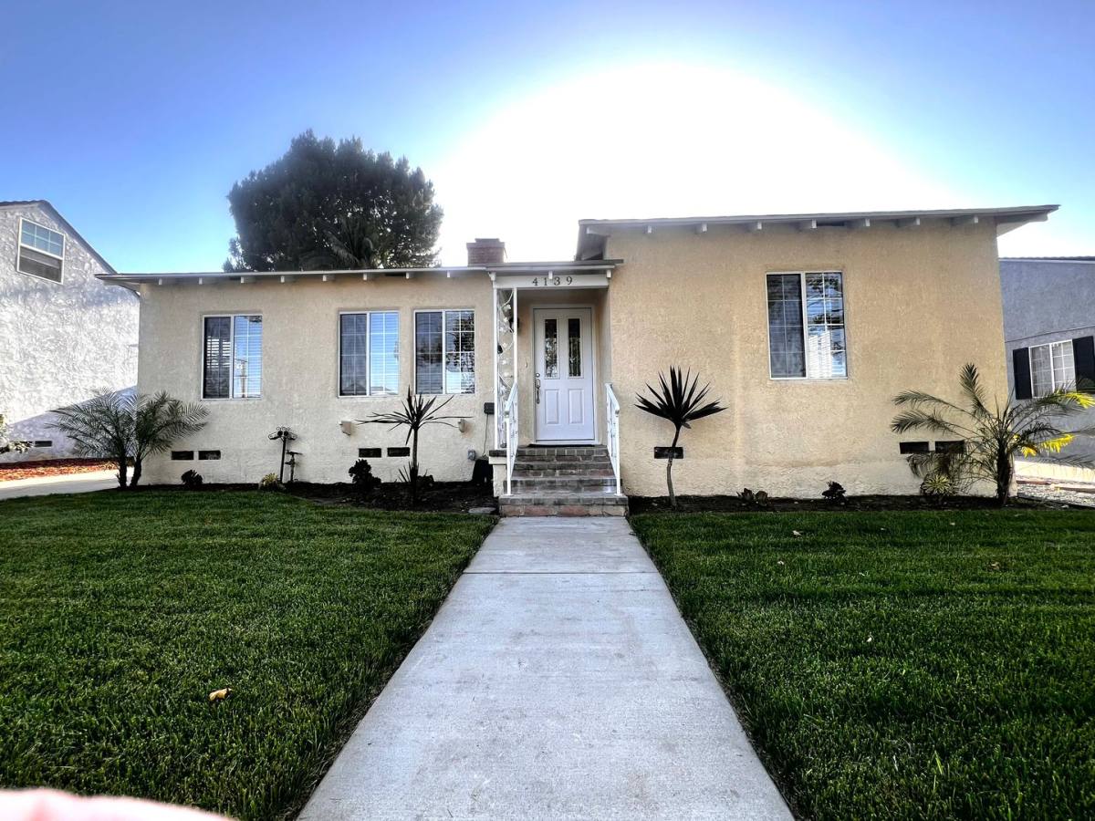 House for rent at 4139 Keever Ave, Long Beach, CA 90807