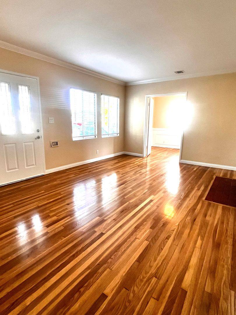 House for rent at 4139 Keever Ave, Long Beach, CA 90807