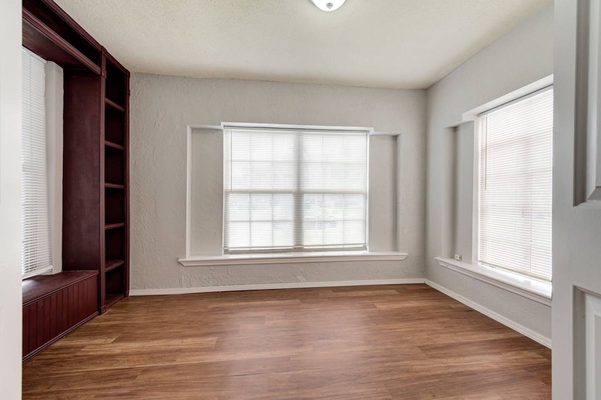 Apartment for rent at 817 E Dr, Oklahoma City, OK 73105