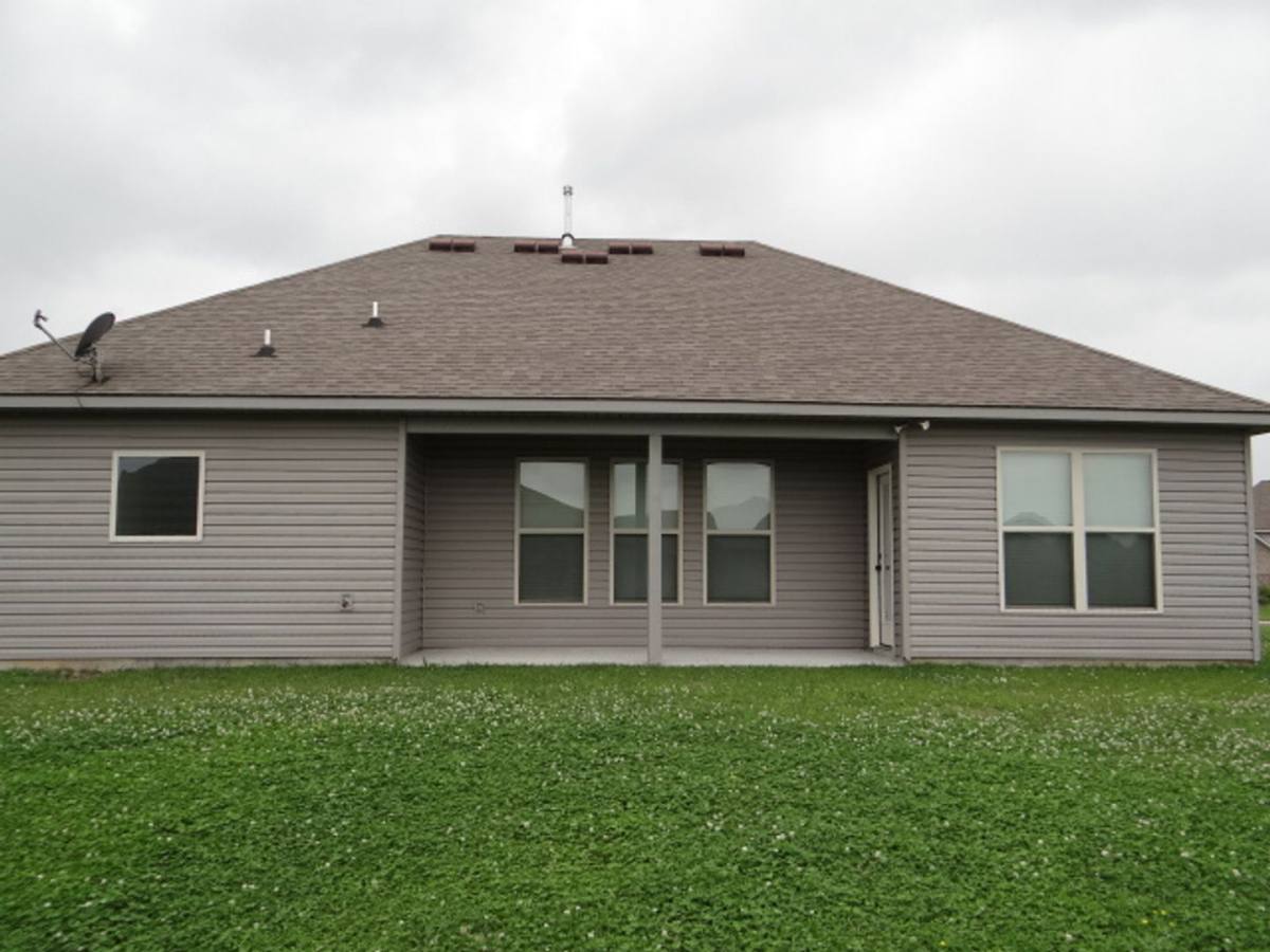 House for rent at 23340 Ruger Dr, Denham Springs, LA 70726