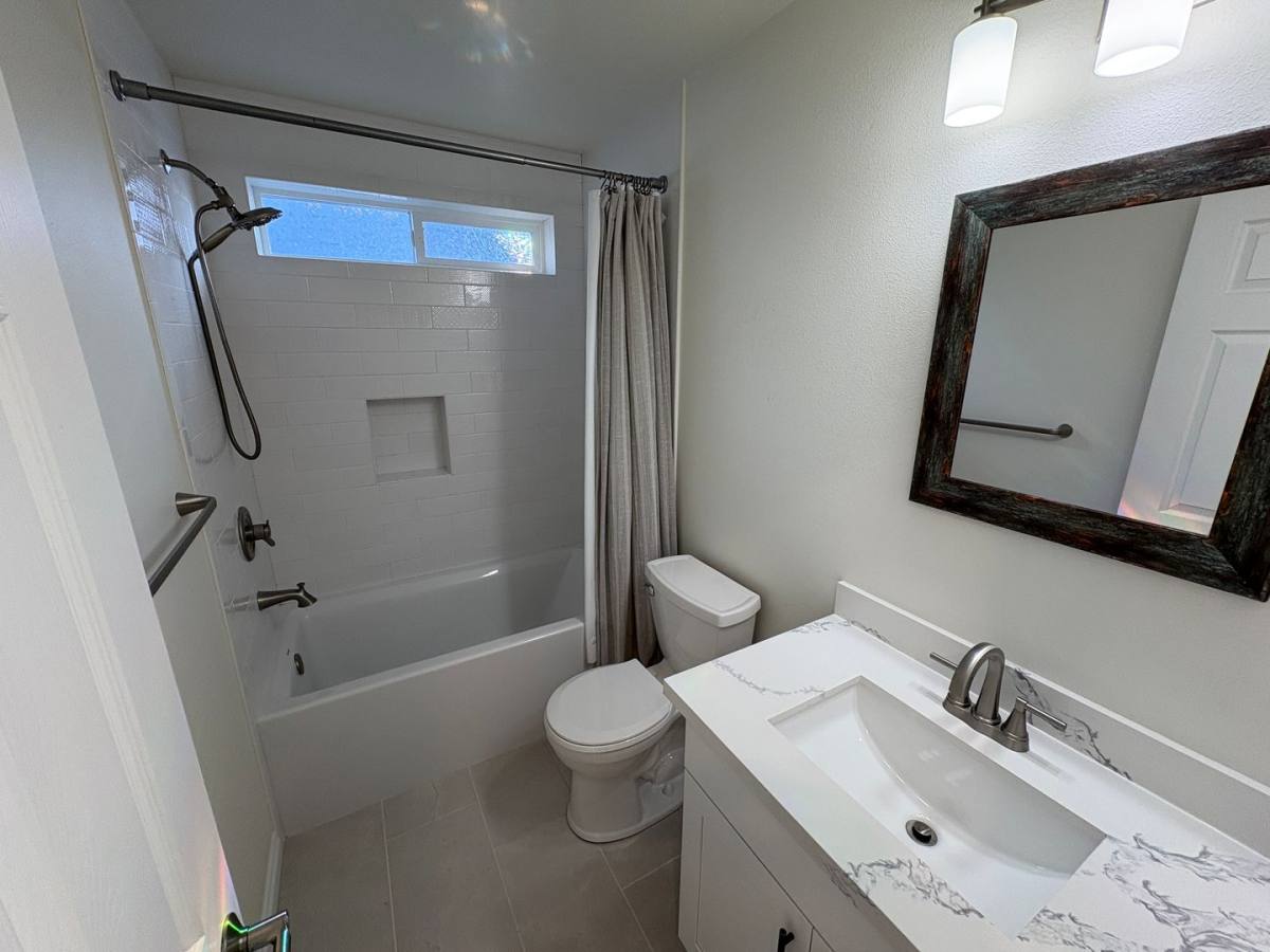 House for rent at 805 24th St, Anacortes, WA 98221