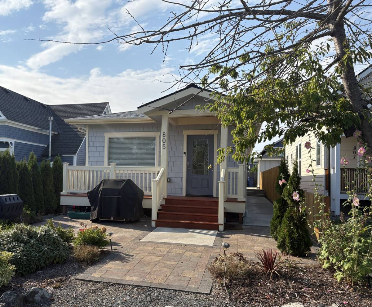 House for rent at 805 24th St, Anacortes, WA 98221