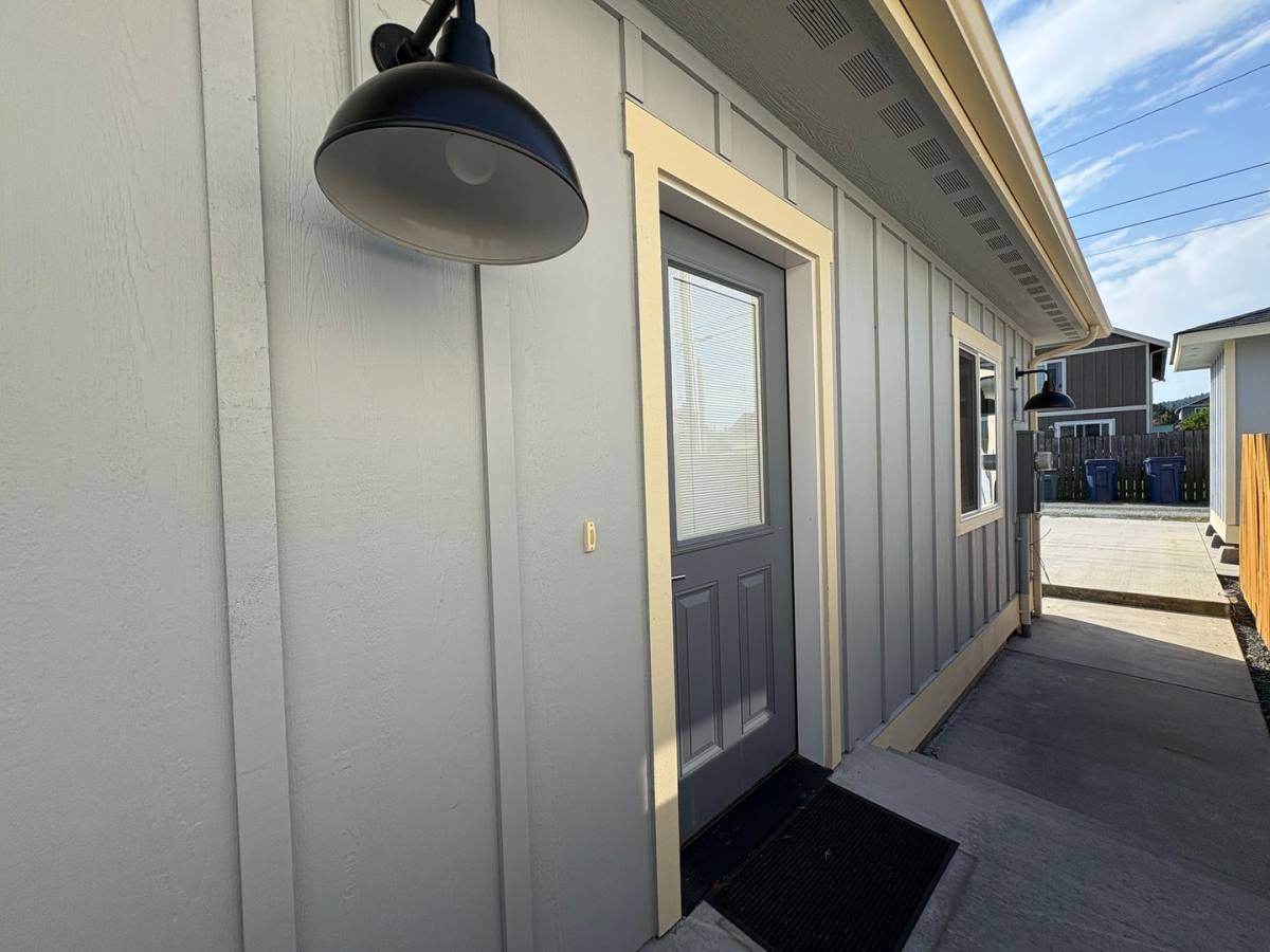 House for rent at 805 24th St, Anacortes, WA 98221