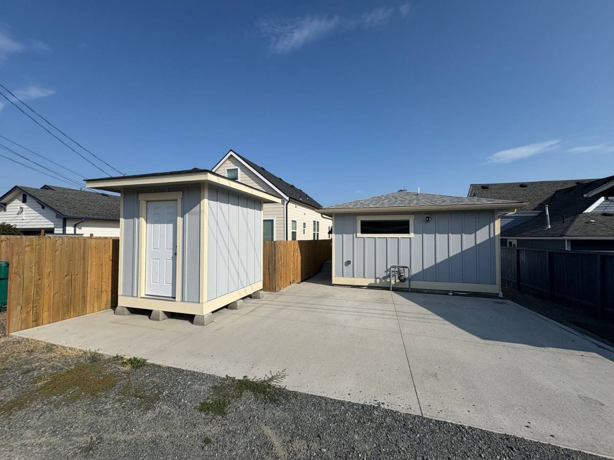 House for rent at 805 24th St, Anacortes, WA 98221
