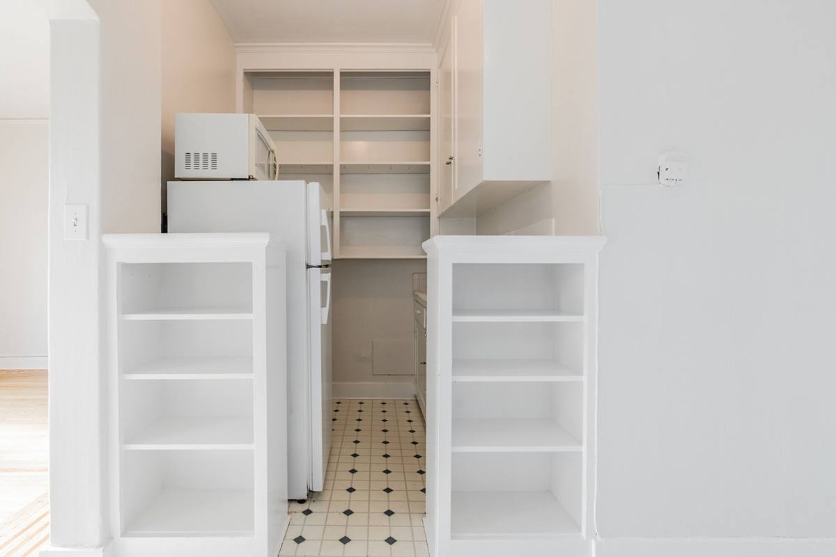 Apartment for rent at 124 W Garfield, Seattle, WA 98119
