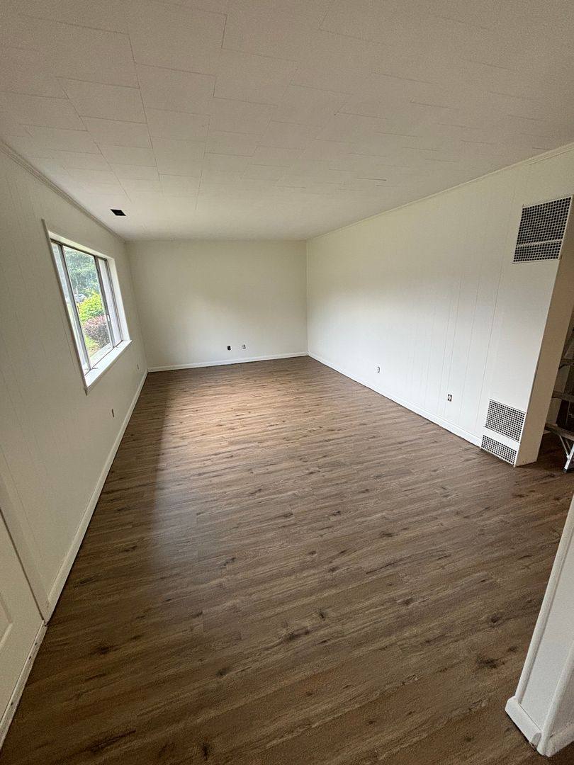 Apartment for rent at 365 Weaverville Rd, Asheville, NC 28804
