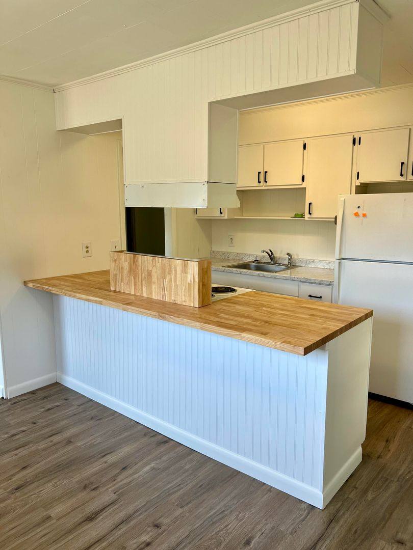 Apartment for rent at 365 Weaverville Rd, Asheville, NC 28804