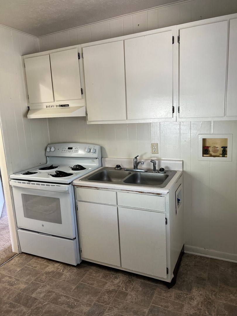 Apartment for rent at 365 Weaverville Rd, Asheville, NC 28804