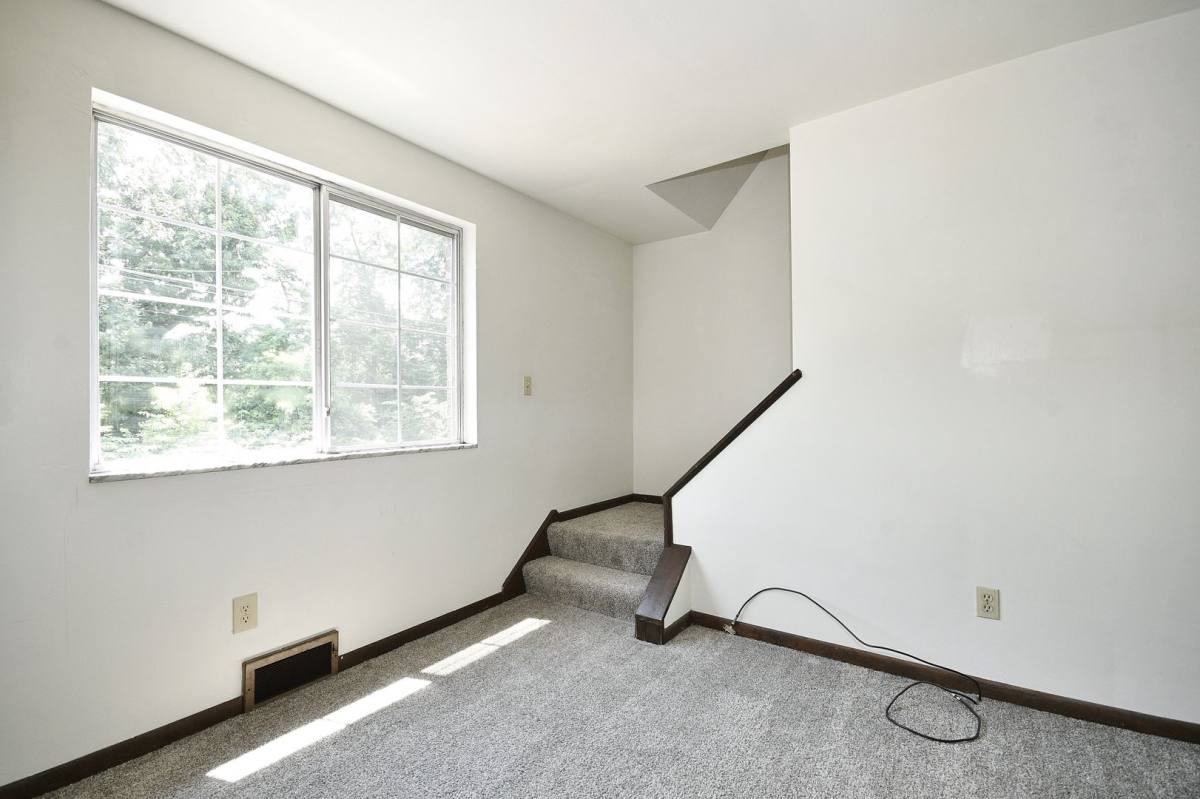 Apartment for rent at 427 Manor Rd, Delmont, PA 15626