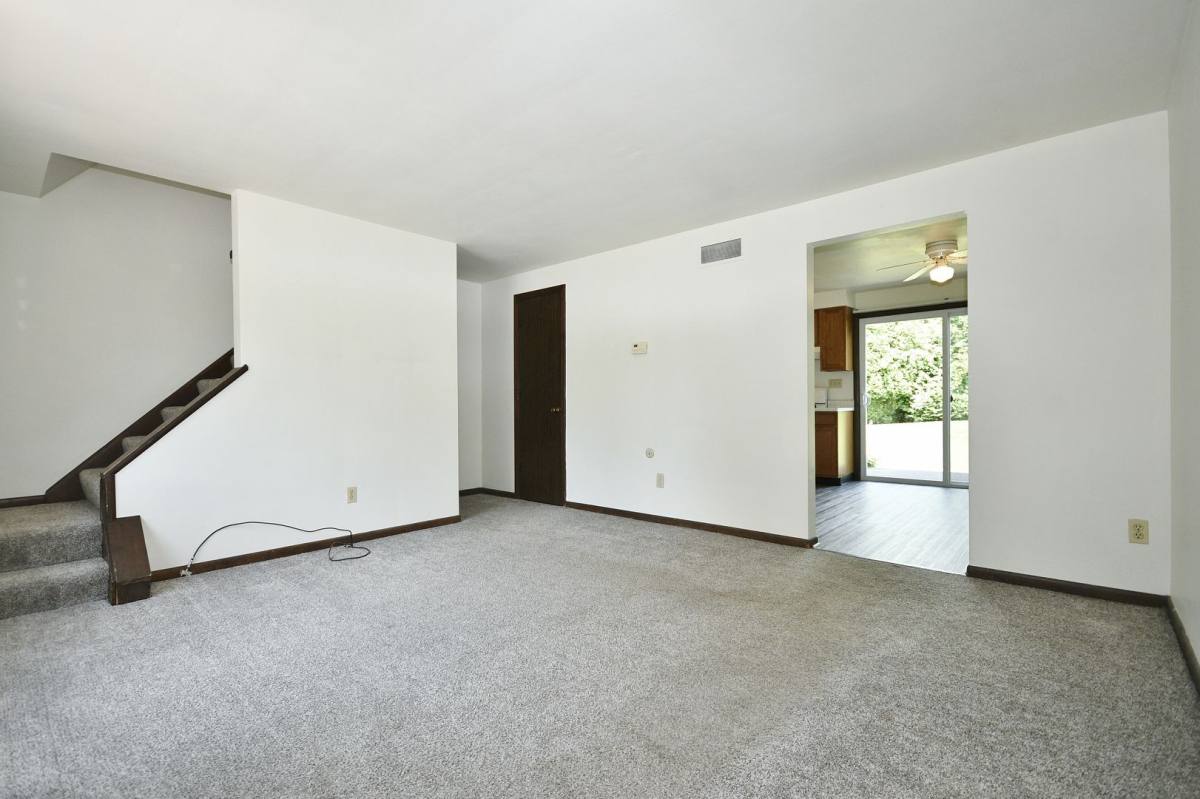 Apartment for rent at 427 Manor Rd, Delmont, PA 15626