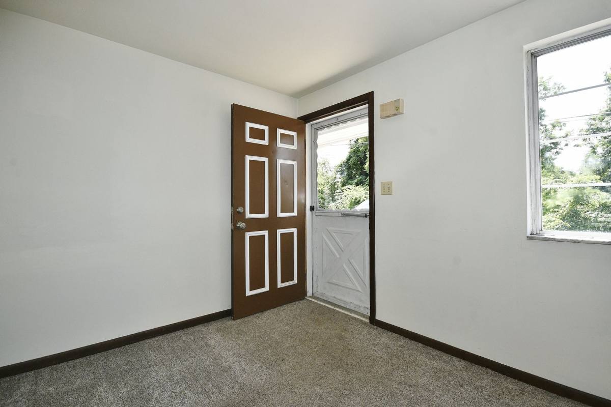 Apartment for rent at 427 Manor Rd, Delmont, PA 15626