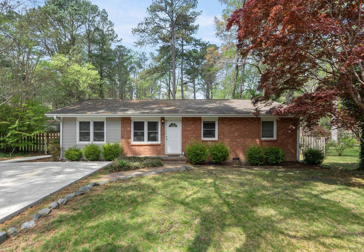 House for rent at 8907 Rollingwood Rd, Chapel Hill, NC 27516