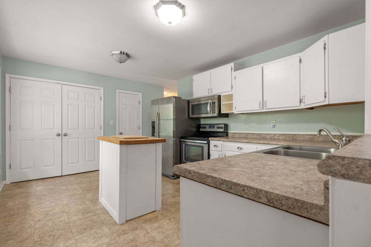 House for rent at 8907 Rollingwood Rd, Chapel Hill, NC 27516