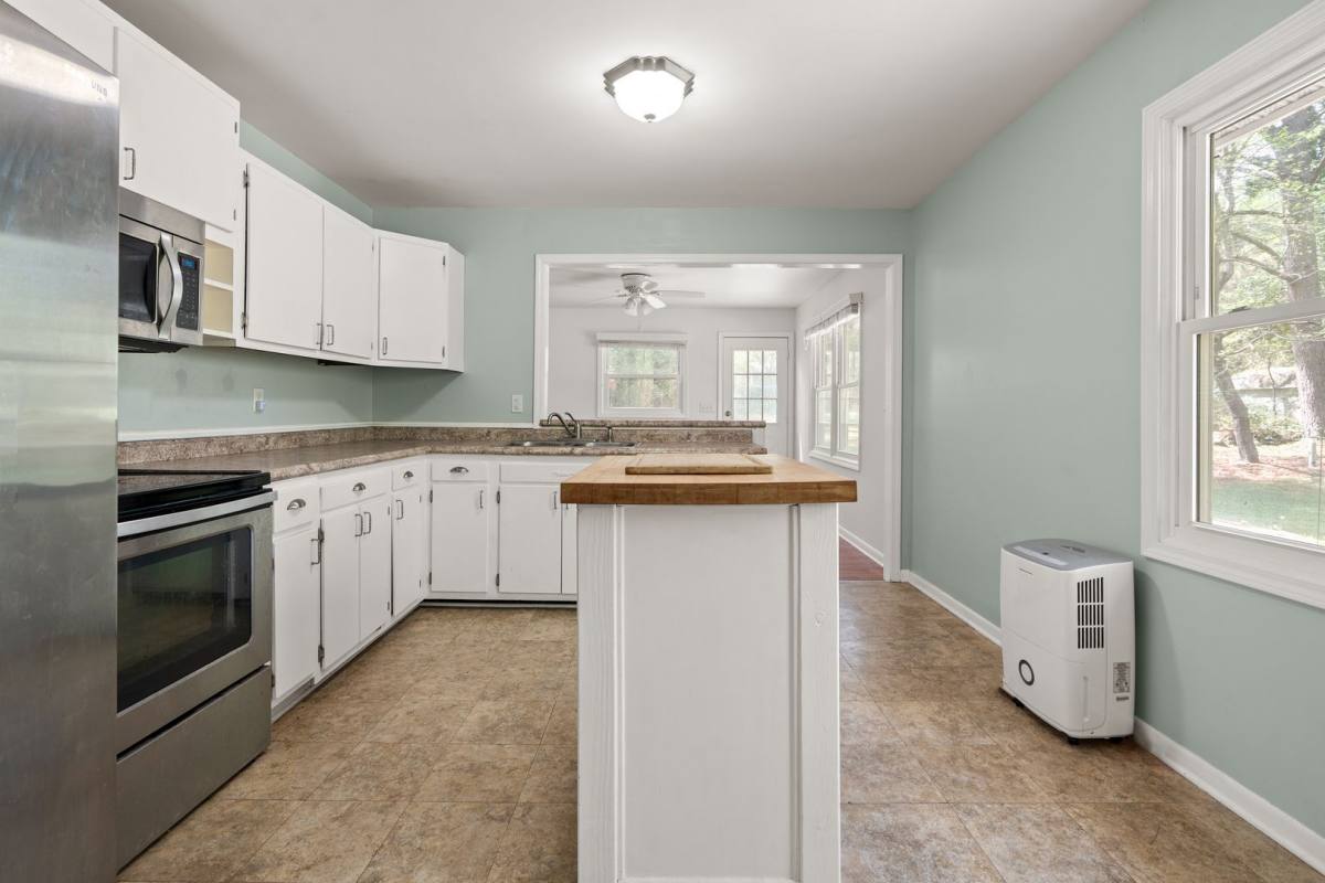 House for rent at 8907 Rollingwood Rd, Chapel Hill, NC 27516