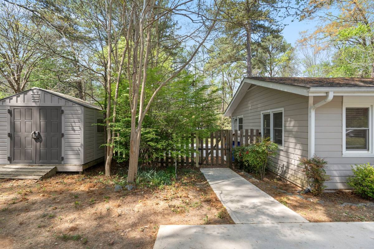 House for rent at 8907 Rollingwood Rd, Chapel Hill, NC 27516