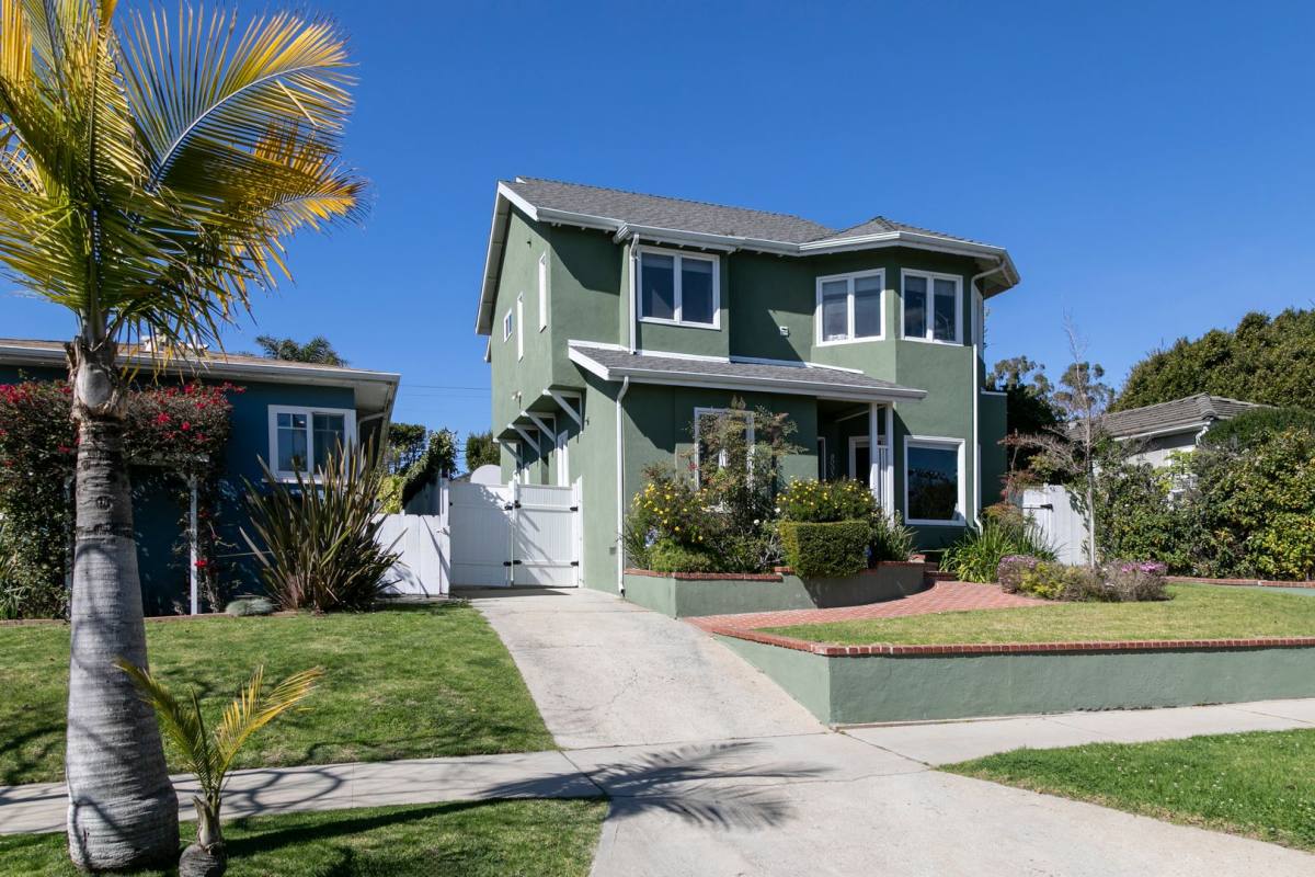 House for rent at 8005 Gonzaga Ave, Los Angeles, CA 90045